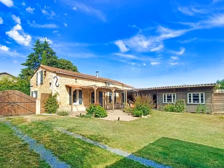 bergerac – rareté absolue : maison en pierre  séjour cathédrale & clé