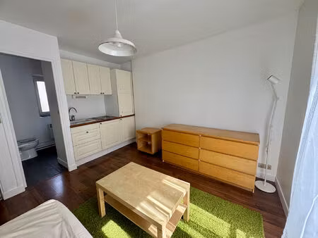 location appartement 1 pièce  15.00m²  châtillon