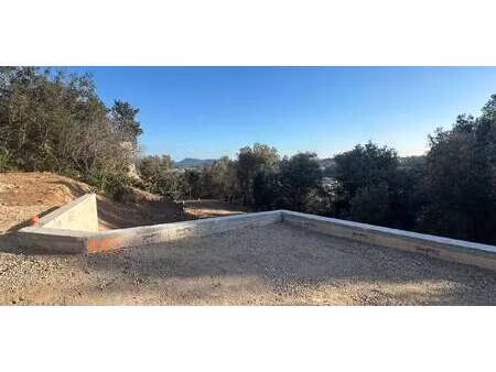 terrain toulon (83)