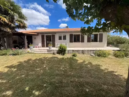 vente maison 5 pièces 107 m² bourg-charente (16200)