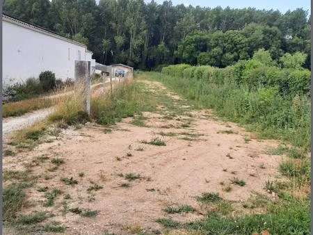 terrain plus de 1800 m²