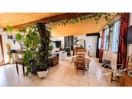 vente maison 5 pièces 131 m² rives-de-boutonne (17470)