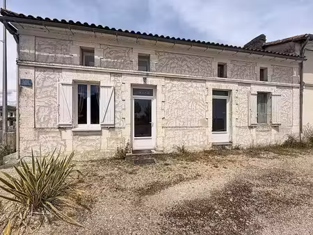 maison en pierre de 3 pièces principales