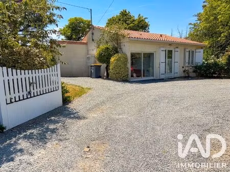 pavillon à verruyes (79310)