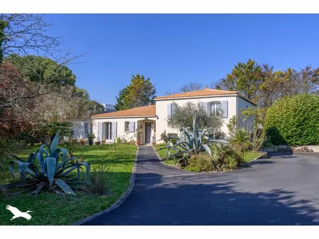vente maison 7 pièces 195 m² lagord (17140)