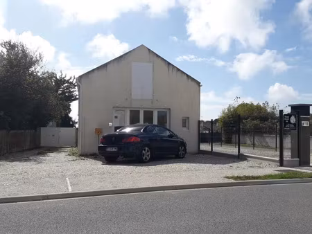 location commerce 19 m² à bourcefranc-le-chapus (17560)