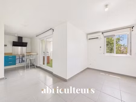 appartement t2 avec terrasse et stationnement - salon de provence (13300)