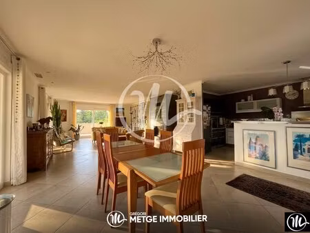 villa lumineuse avec vue panoramique calme absolu à 5 min de quissac