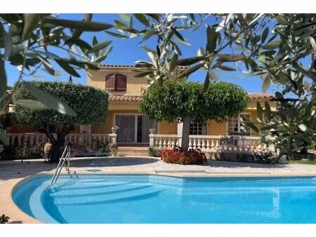 à vendre maison sur une parcelle de 1186m². au calme et à 500