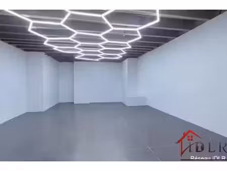 local commercial 220 m2 la farlède
