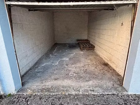location parking à eu (76260)  70 €