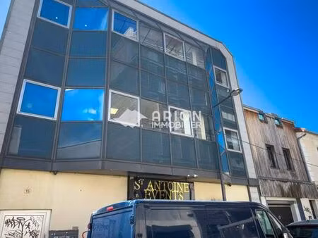 prestigieux bureau de 229 m2 en location - montreuil  île-de-france