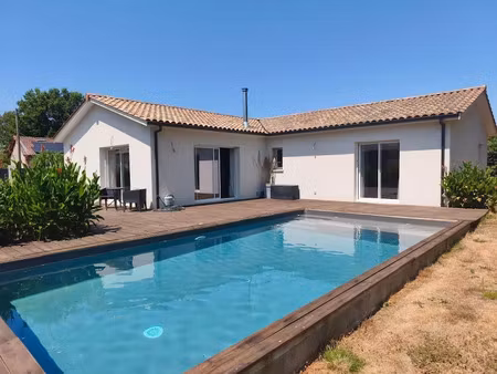vente maison 5 pièces 130 m² à saint-vivien-de-médoc (33590)  330 000 €