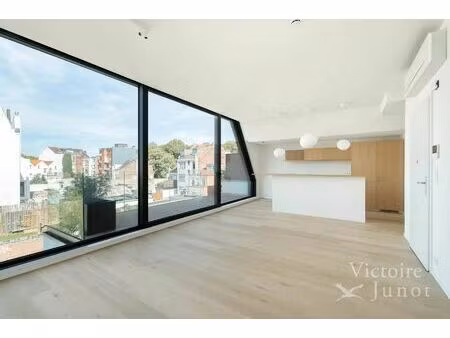 appartement à vendre avec terrasse et 2 chambres   uccle (vbe47110)