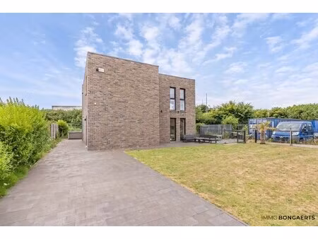 huis te koop in oudsbergen met 3 slaapkamers