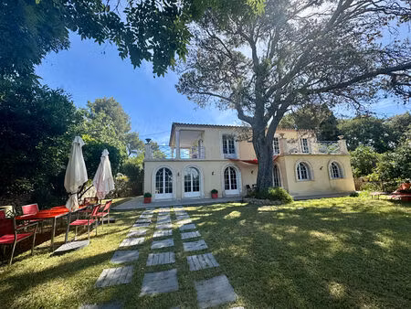 vente maison 5 pièces  203.00m²  nîmes