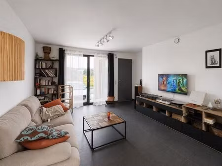 maison à louer à rue des combattants de kain 8 b kain (vbe47150)