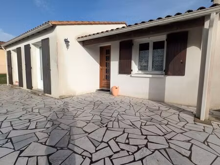 saintes rive gauche maison de plain pied-2 chambres