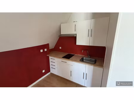 location appartement 2 pièces 30m2 pons 17800 - 340 € - surface privée