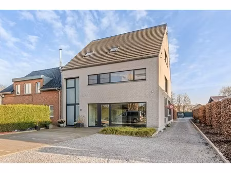 appartement te koop in genk met 3 slaapkamers