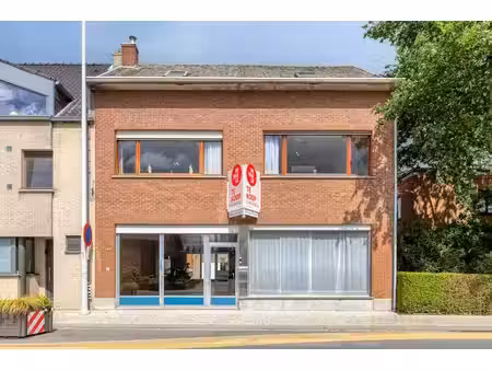 commercieel te koop in boom met 4 slaapkamers