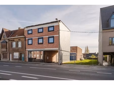 commercieel te koop in wevelgem met 4 slaapkamers