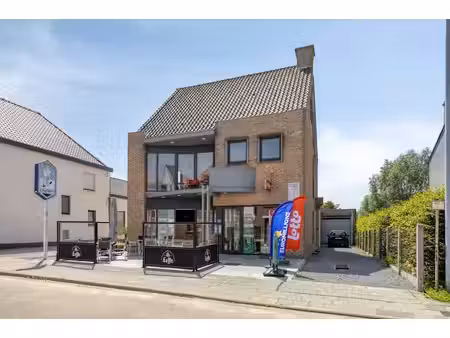 commercieel te koop in hertsberge met 3 slaapkamers