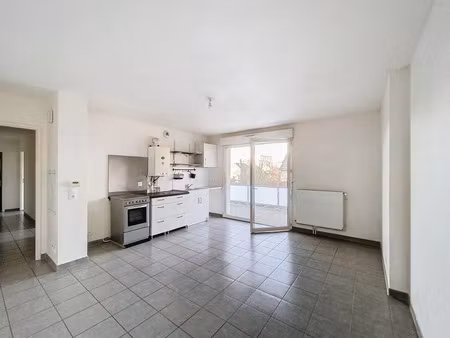 location appartement 3 pièces 57 m² à tours (37000)