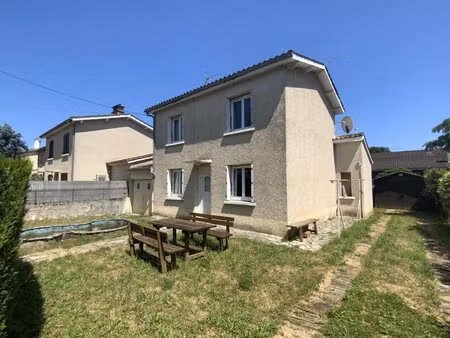 secteur gramat  maison d'habitation  3 chambres  terrain 356 m²  toutes commodités à...
