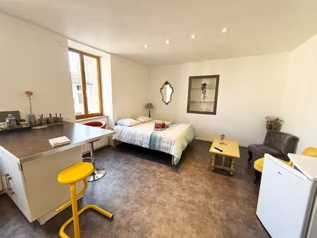 maison en pierre divisée en 4 lots – centre-ville de tournus