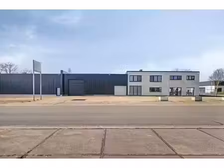 commercieel te koop in maaseik met 3 slaapkamers