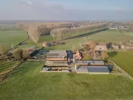 commercieel te koop in ruiselede met 3 slaapkamers
