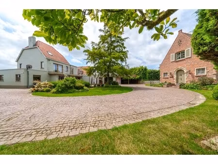 commercieel te koop in tielt met 5 slaapkamers