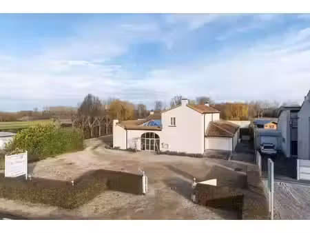 commercieel te koop in bilzen-hoeselt met 4 slaapkamers