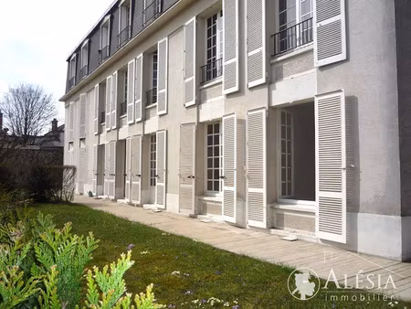 location appartement 5 pièces 114 m² à chalons-en-champagne (51000)  985 €