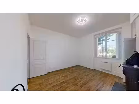 location appartement 1 pièce 27 m² à le bourget (93350)  830 €