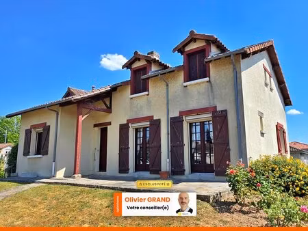 maison à vendre 7 pièces + garage + jardin - centre-bourg oradour sur glane (87)