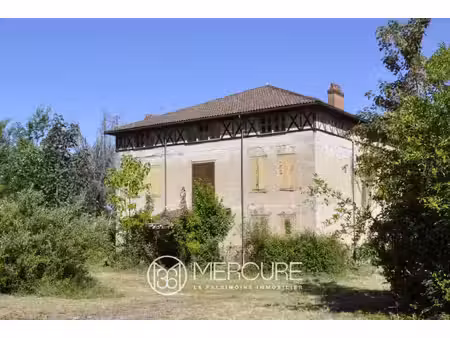 belle propriete avec dependances dans un parc