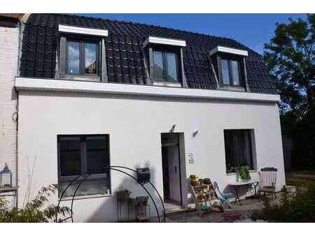 maison prêt à habiter  2 ch  grande terr  situé à l’arrière