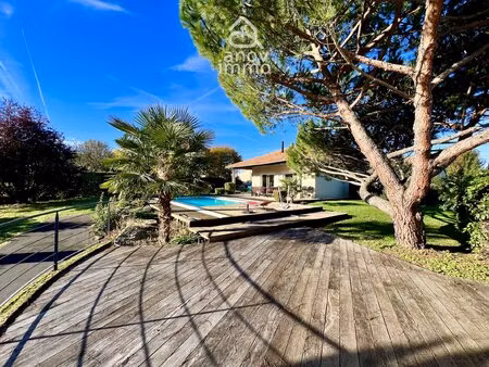 vivonne (86370) - propriété 232 m2 - terrain clos 2 538 m2 - 4 chambres - piscine 8x4 m -.