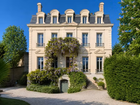 maison de luxe à louer à collonges-au-mont-d'or