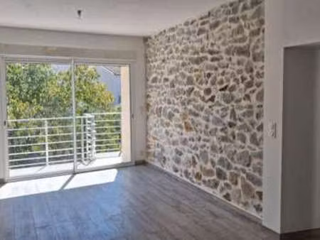 location appartement 3 pièces à alès (30100) : à louer 3 pièces / 69m² alès