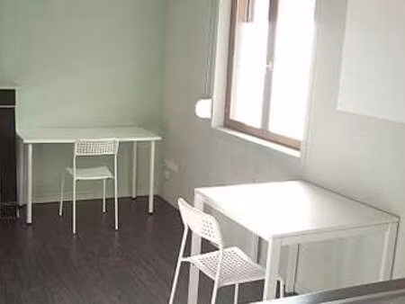 location appartement t1 à valenciennes (59300) : à louer t1 / 17m² valenciennes