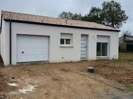 location maison à challans (85300) : à louer / 88m² challans