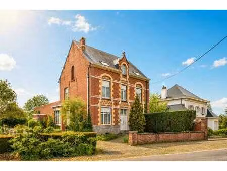 magnifique maison de maître avec partie pro + prairie !