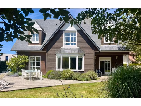 maison contemporaine à vendre dans le quartier la breteque