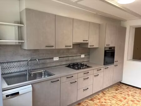 charmante maison rénovée avec jardin à auvelais
