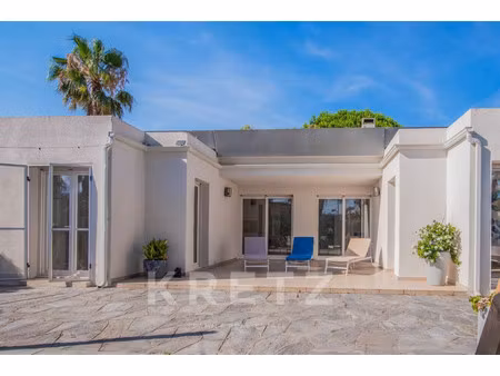 villa de luxe à vendre dans le quartier est