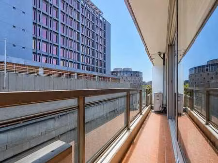 appartement 2ch + balcon + garage disponible
