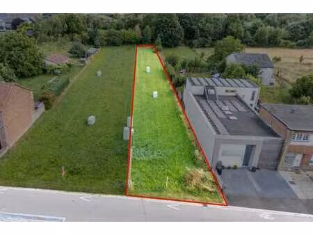 parcelle de terrain de 1080 m²